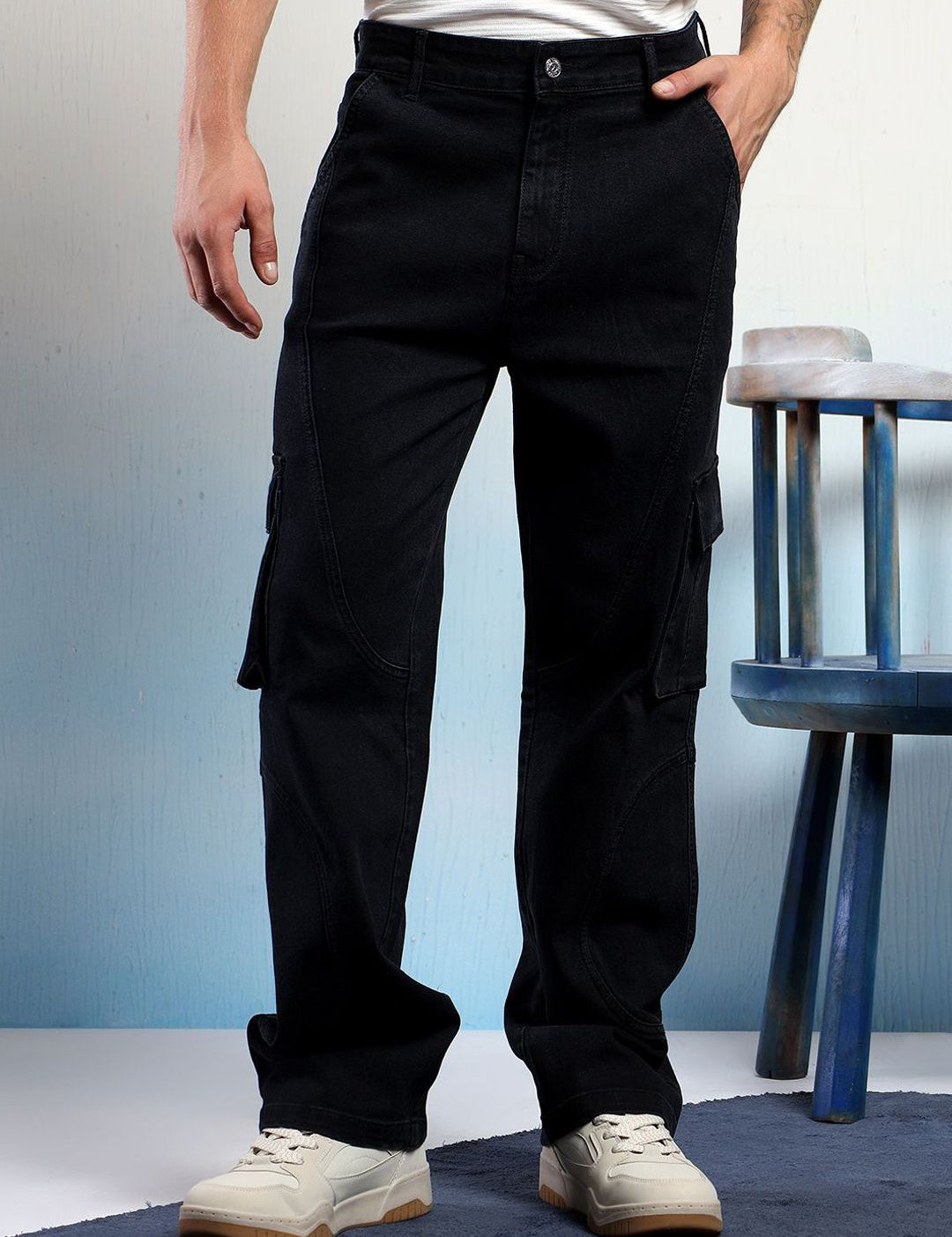 Kotty Men Low-Rise Wrinkle Free Pleated Cargos Trousers