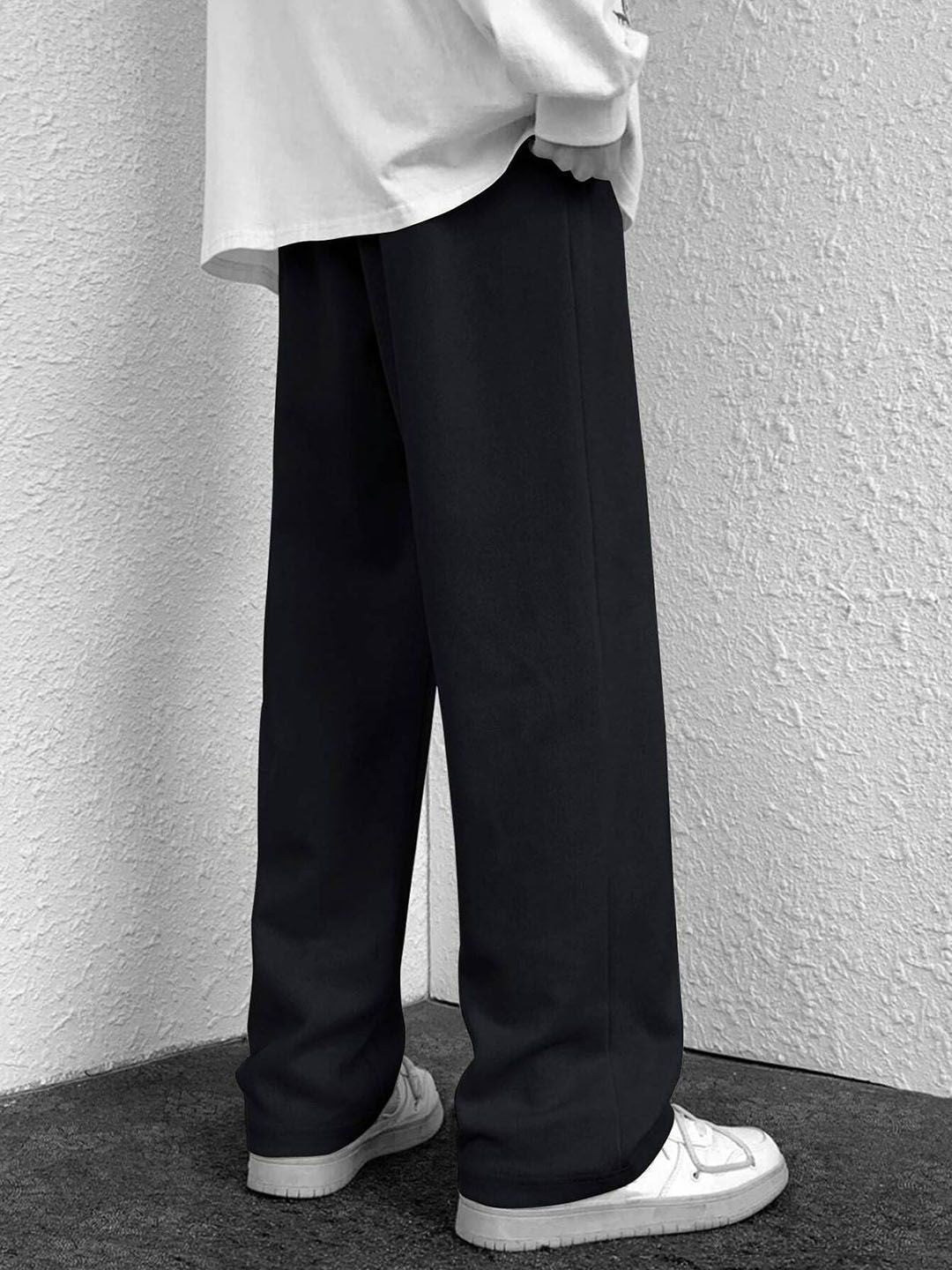 Kotty Men Solid Mid-Rise Relaxed Relaxed Fit Regular Trousers