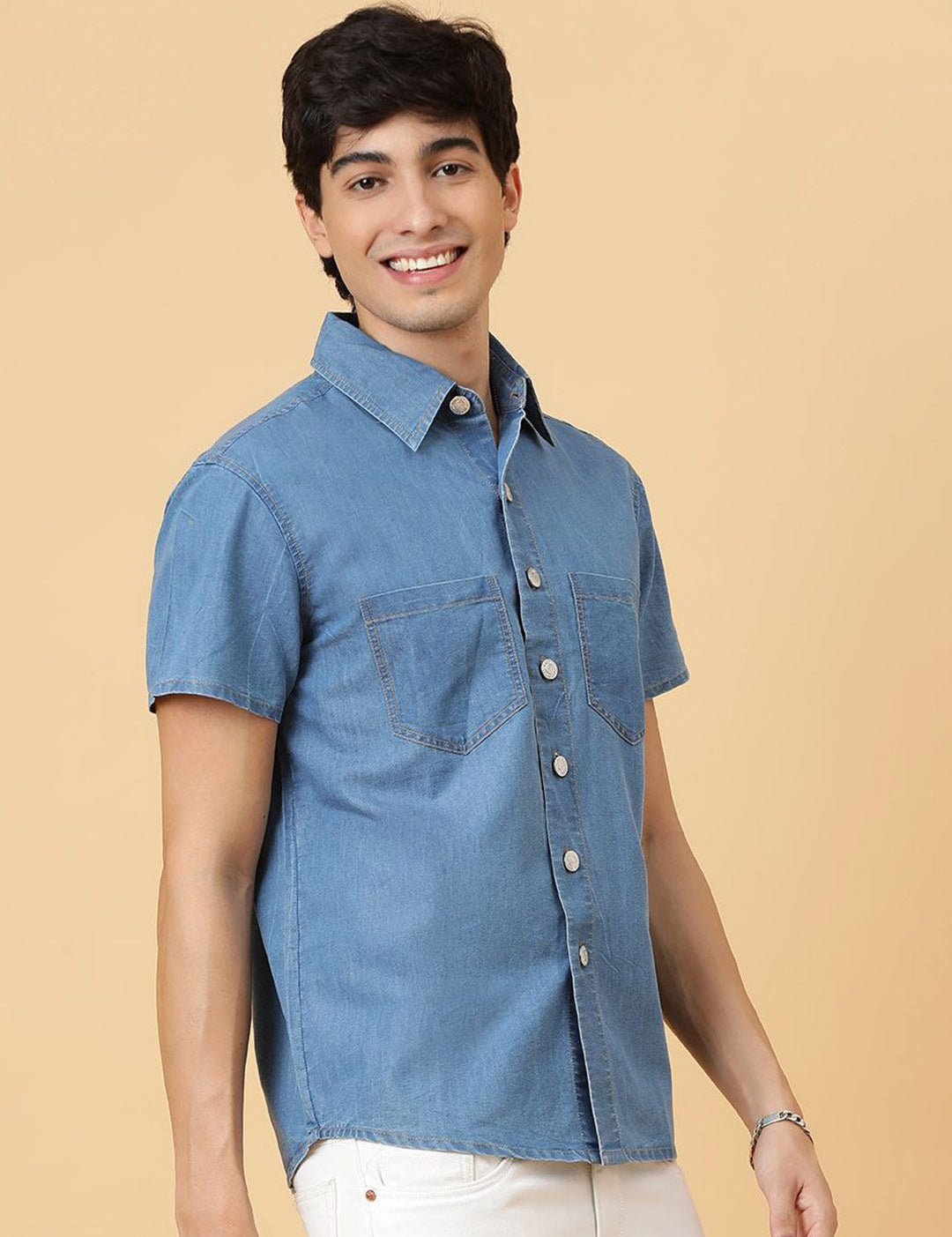 Kotty Men Relaxed Spread Collar Solid Cotton Casual Shirt