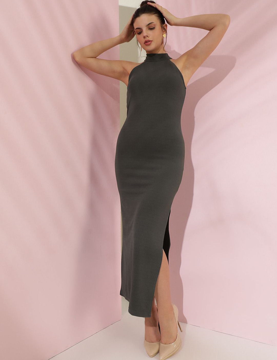 Kotty Women Solid Halter Neck Bodycon Maxi Dress