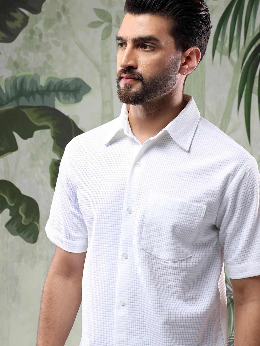 Kotty Men Spread Collar Textured Casual Shirt