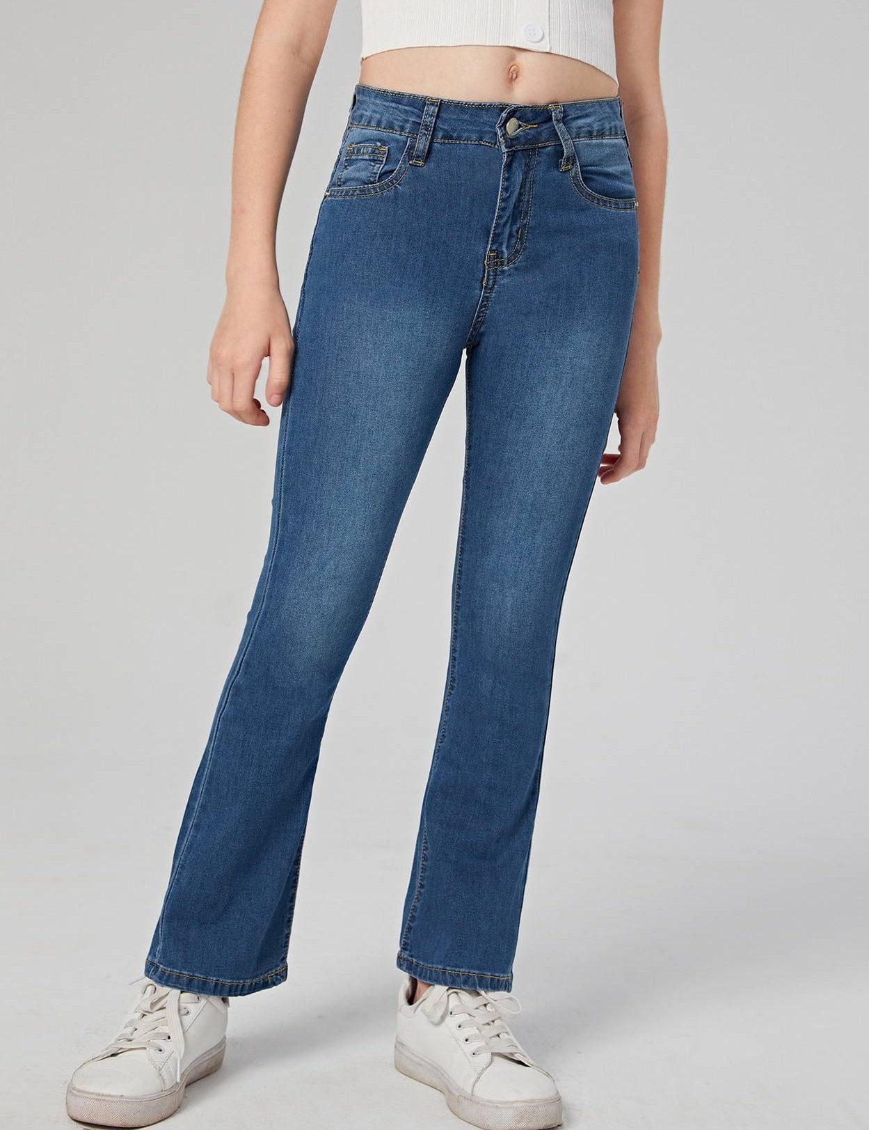 GirlsRegularMidRiseBlueJeans-0.jpg_2_1b1264e6-8d86-4cba-9738-4ad9586d689a.jpg