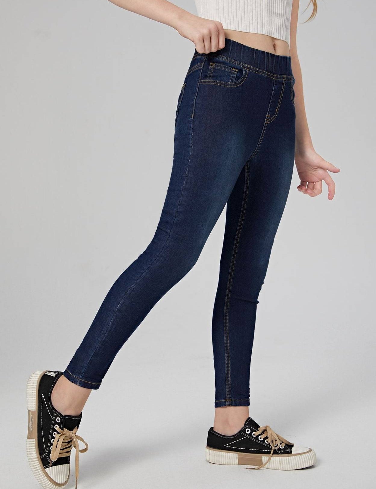 GirlsSkinnyMidRiseBlueJeans-2_jpg.jpg