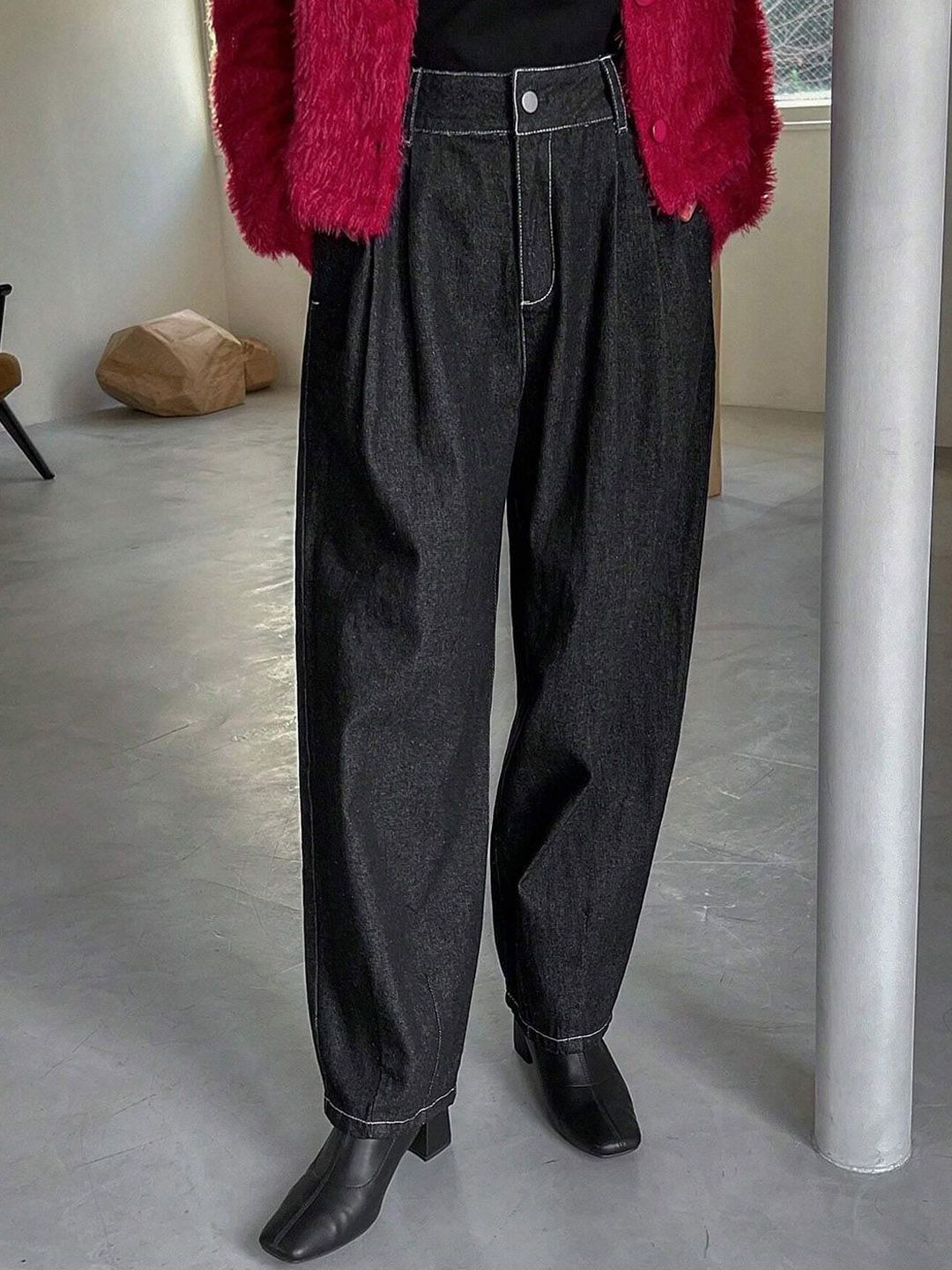 Kotty Women Straight Fit High-Rise Stretchable Jeans