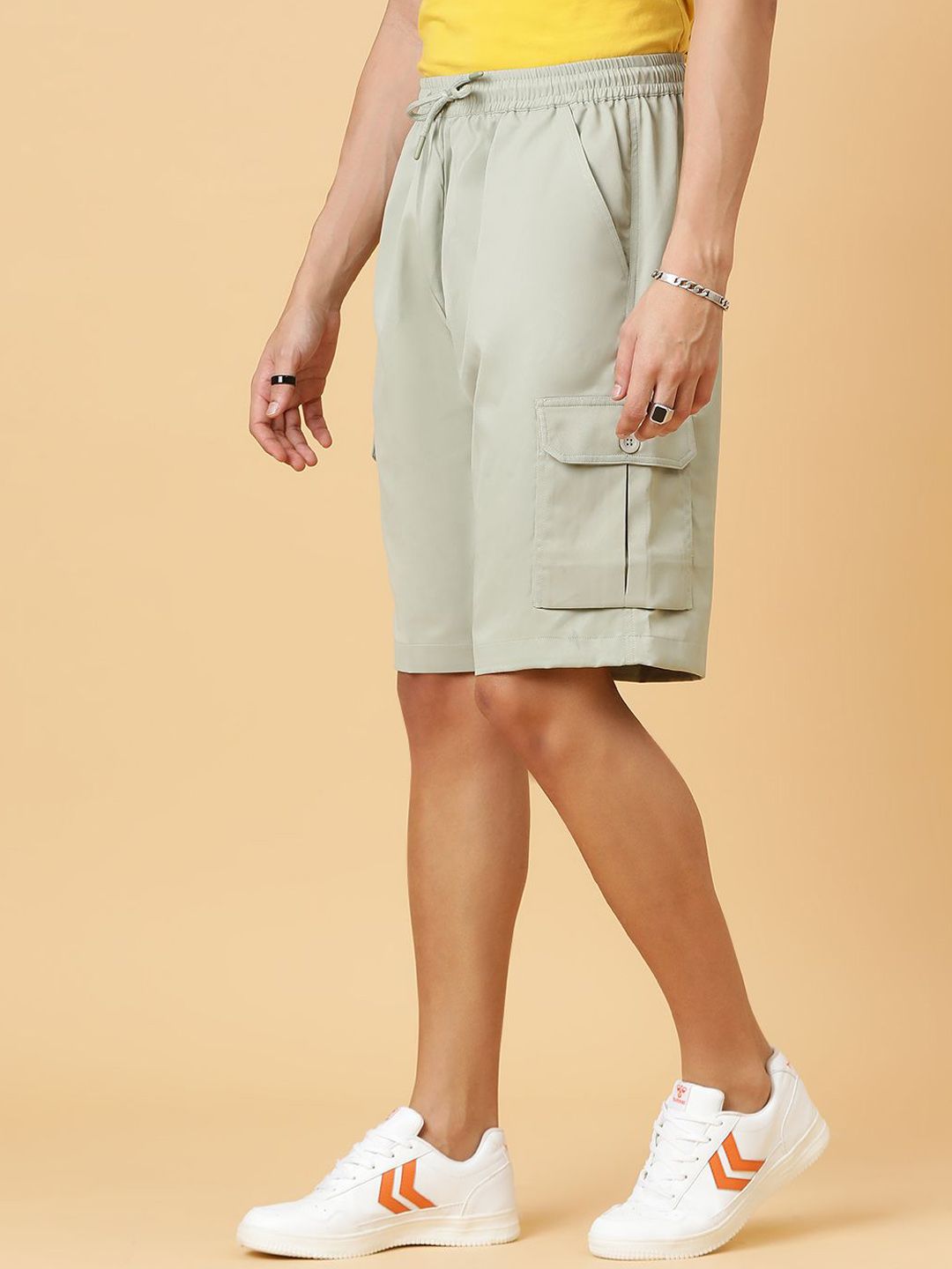 Kotty Men Low-Rise Regular Fit Cargo Shorts