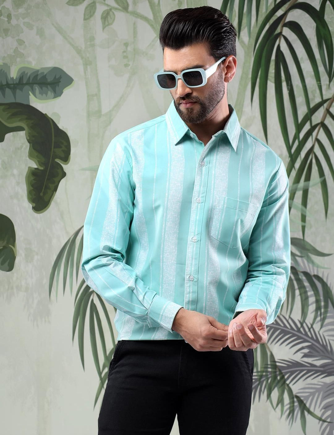 Kotty Men Spread Collar Vertical Striped Casual Shirt