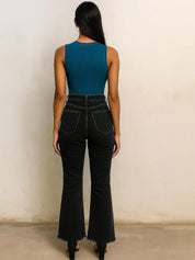 Kotty Women Relaxed Fit High-Rise Mildly Distressed Stretchable Jeans