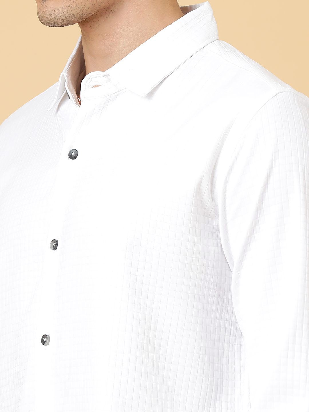 Kotty Men Relaxed Spread Collar Solid Casual Shirt