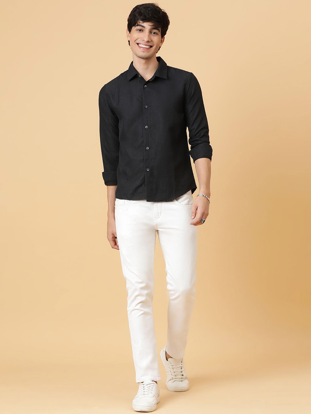 Kotty Men Relaxed Spread Collar Solid Casual Shirt