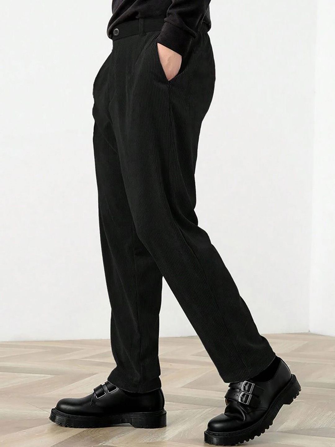 Kotty Men Solid Relaxed Straight Fit High-Rise Flat-Front Regular Trousers