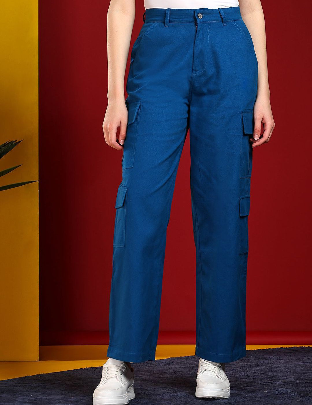 Kotty Women Straight Fit High-Rise Stretchable Cargo Jeans