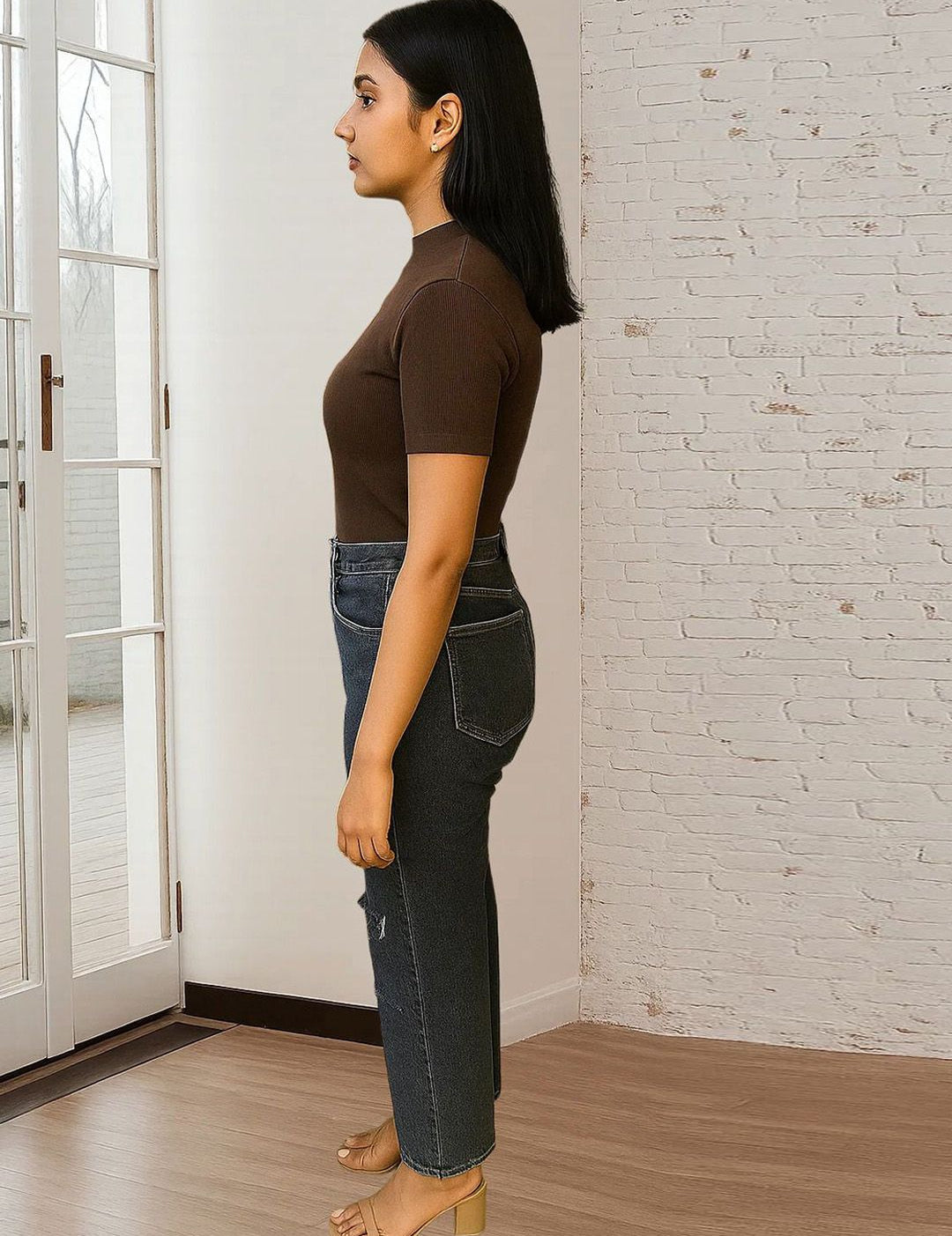 Kotty Women Relaxed Fit High-Rise Mildly Distressed Stretchable Jeans