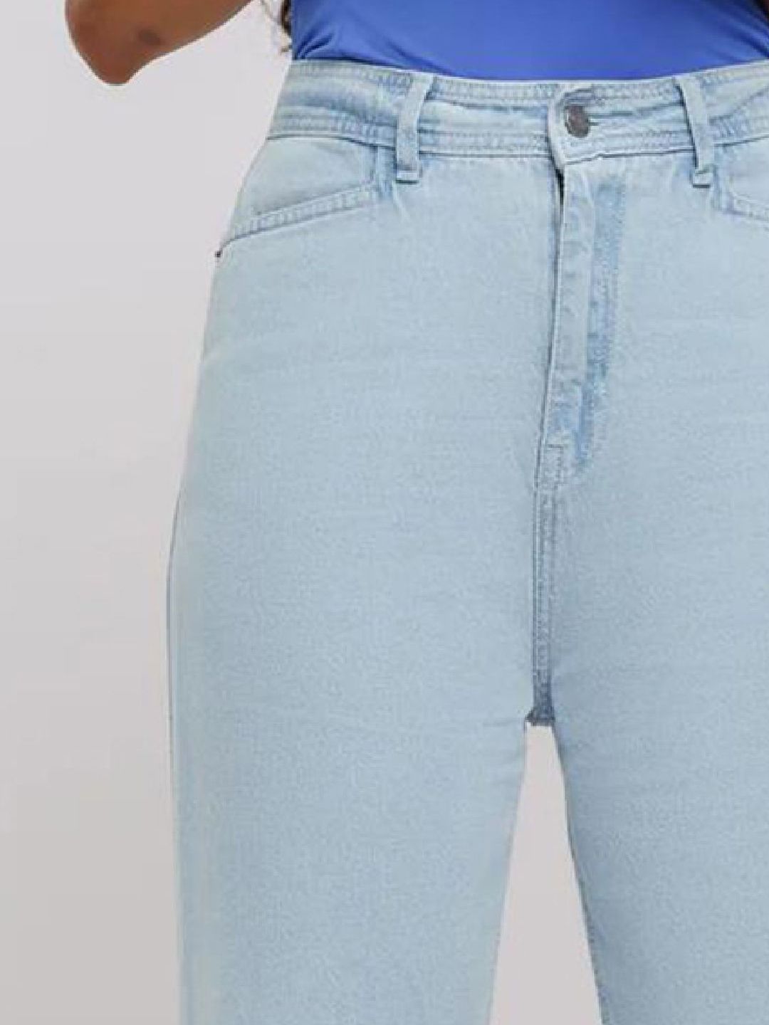 Kotty Women Jean Straight Fit High-Rise Slash Knee Stretchable Jeans