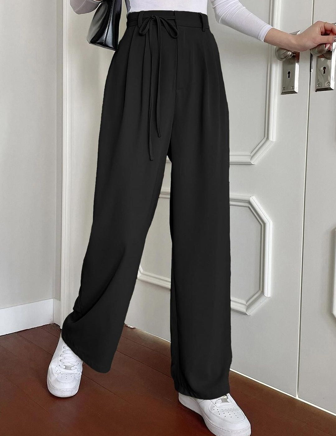 Kotty Women Cotton Relaxed Straight Leg Straight Fit High-Rise Easy Wash Pleated Trousers