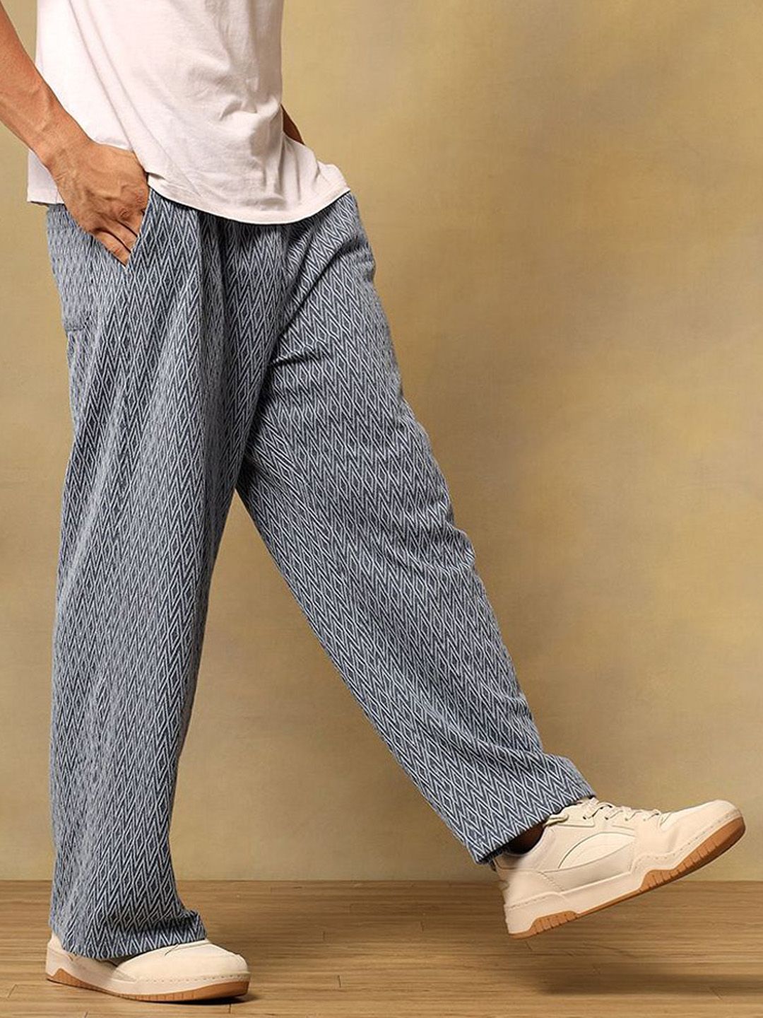 Kotty Men Geometric Printed Relaxed Fit Mid-Rise Trouser