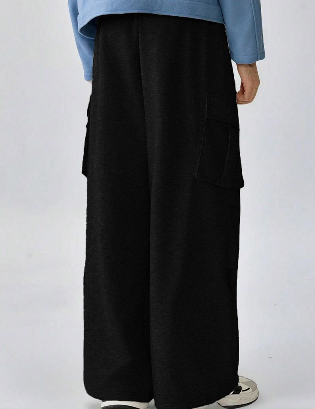 Kotty Men Relaxed Fit Mid-Rise Cotton Cargo Trousers