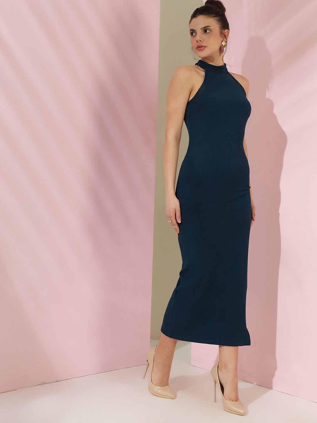 Kotty Women Solid Halter Neck Bodycon Midi Dress