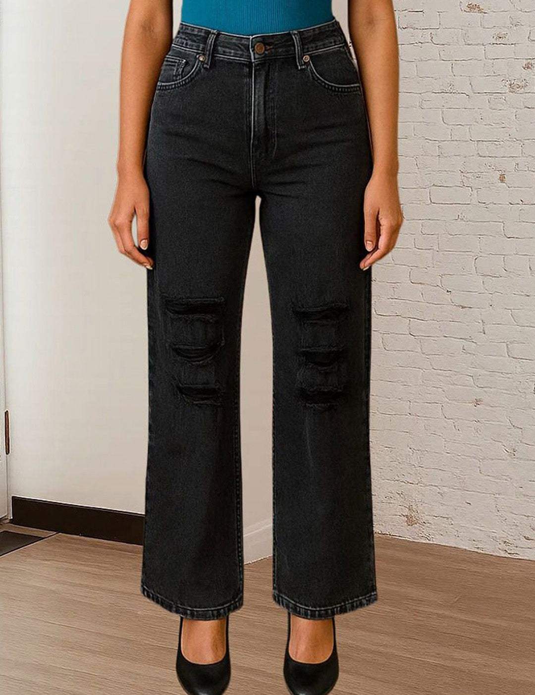 Kotty Women Relaxed Fit High-Rise Mildly Distressed Stretchable Jeans