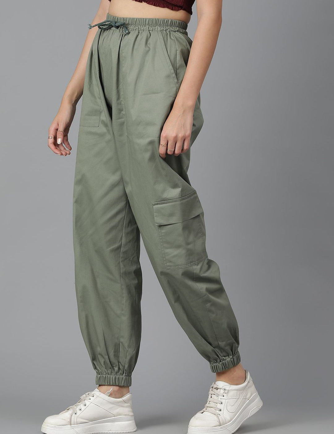 Kotty Women Relaxed High-Rise Easy Wash Cargos Trousers