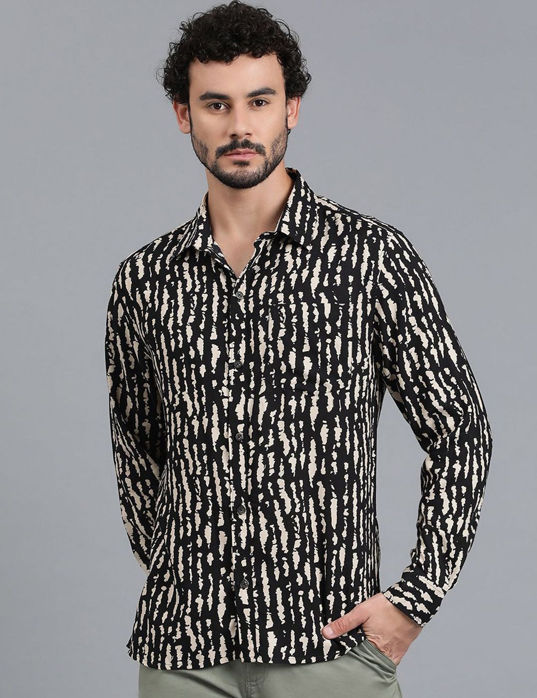Kotty Men Spread Collar Abstract Printed Cotton Casual Shirt
