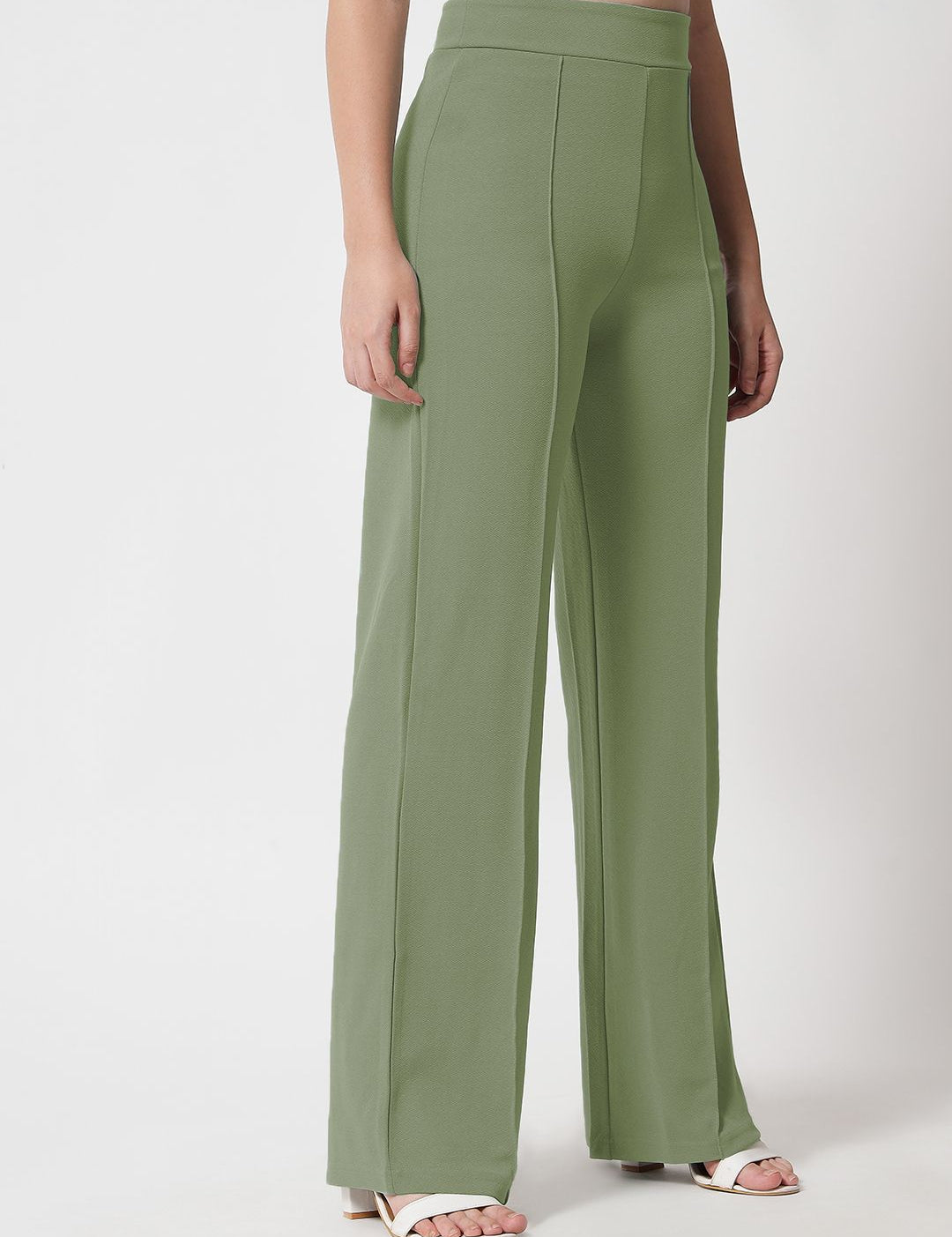 Kotty Women Relaxed Straight Fit High-Rise Pleated Trouser