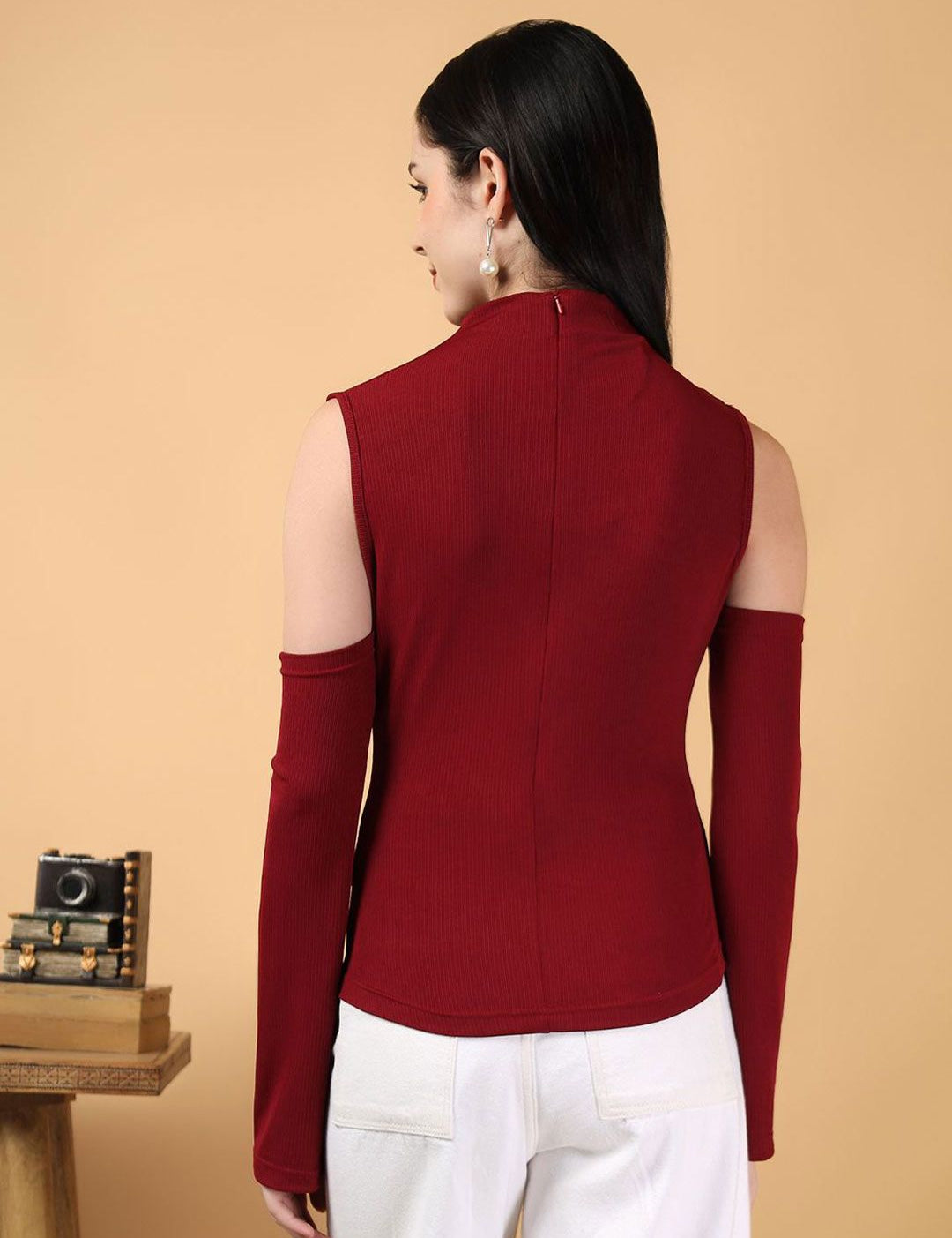 Kotty Keyhole Neck Cold-Shoulder Top