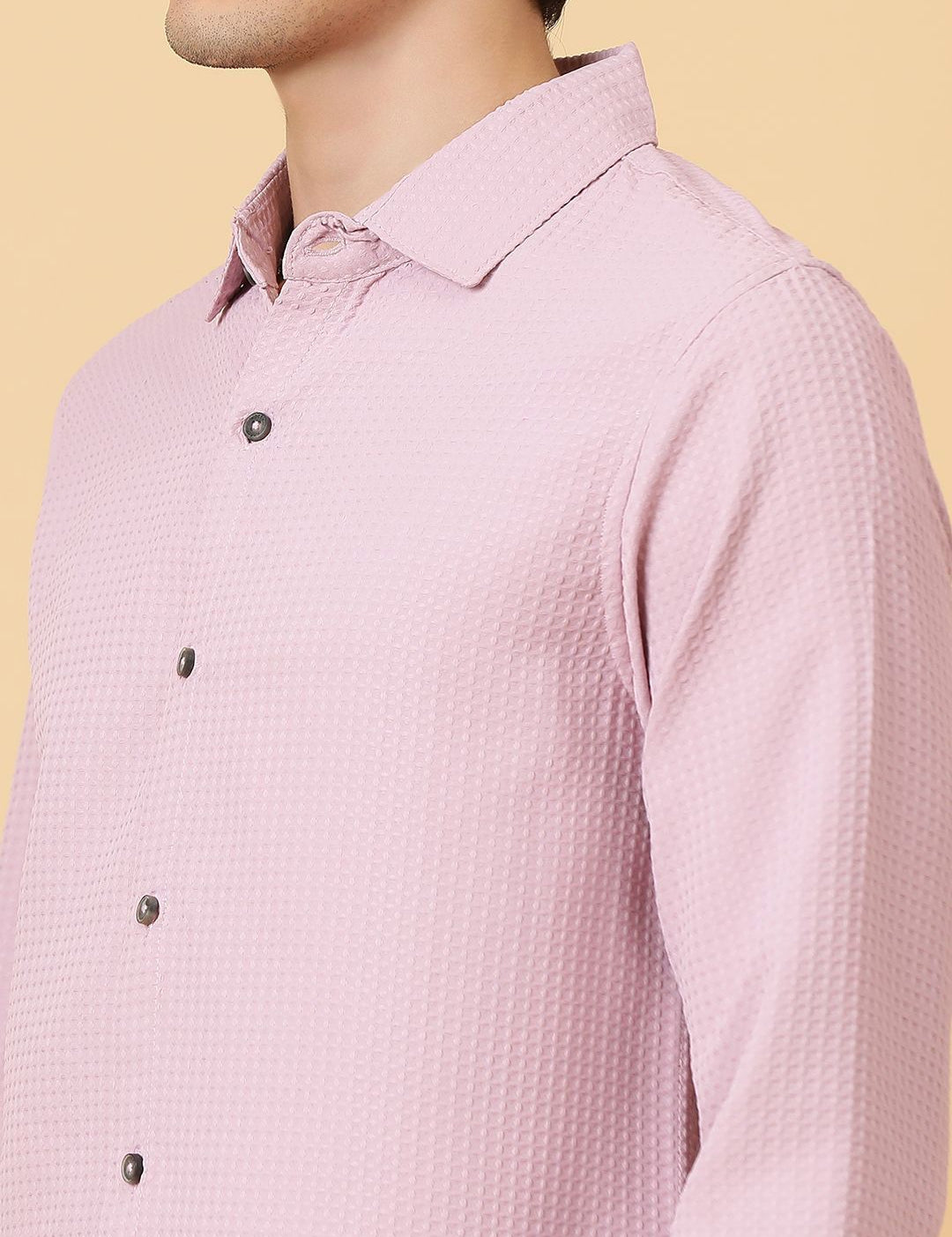 Kotty Men Relaxed Spread Collar Solid Casual Shirt