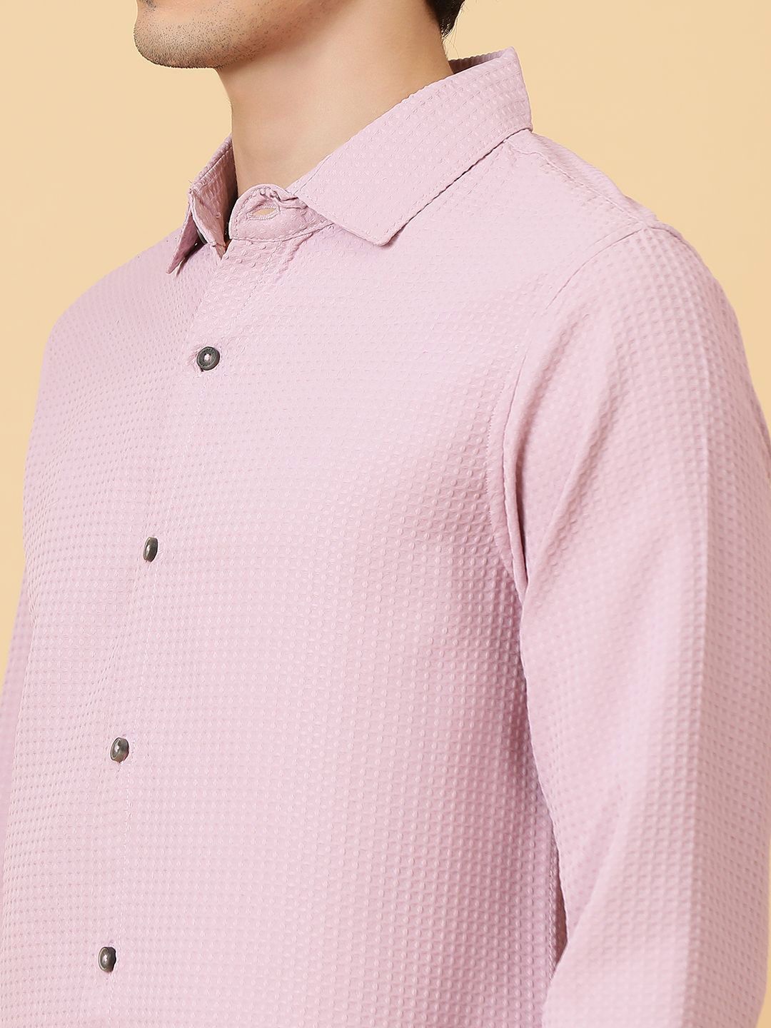 Kotty Men Relaxed Spread Collar Solid Casual Shirt