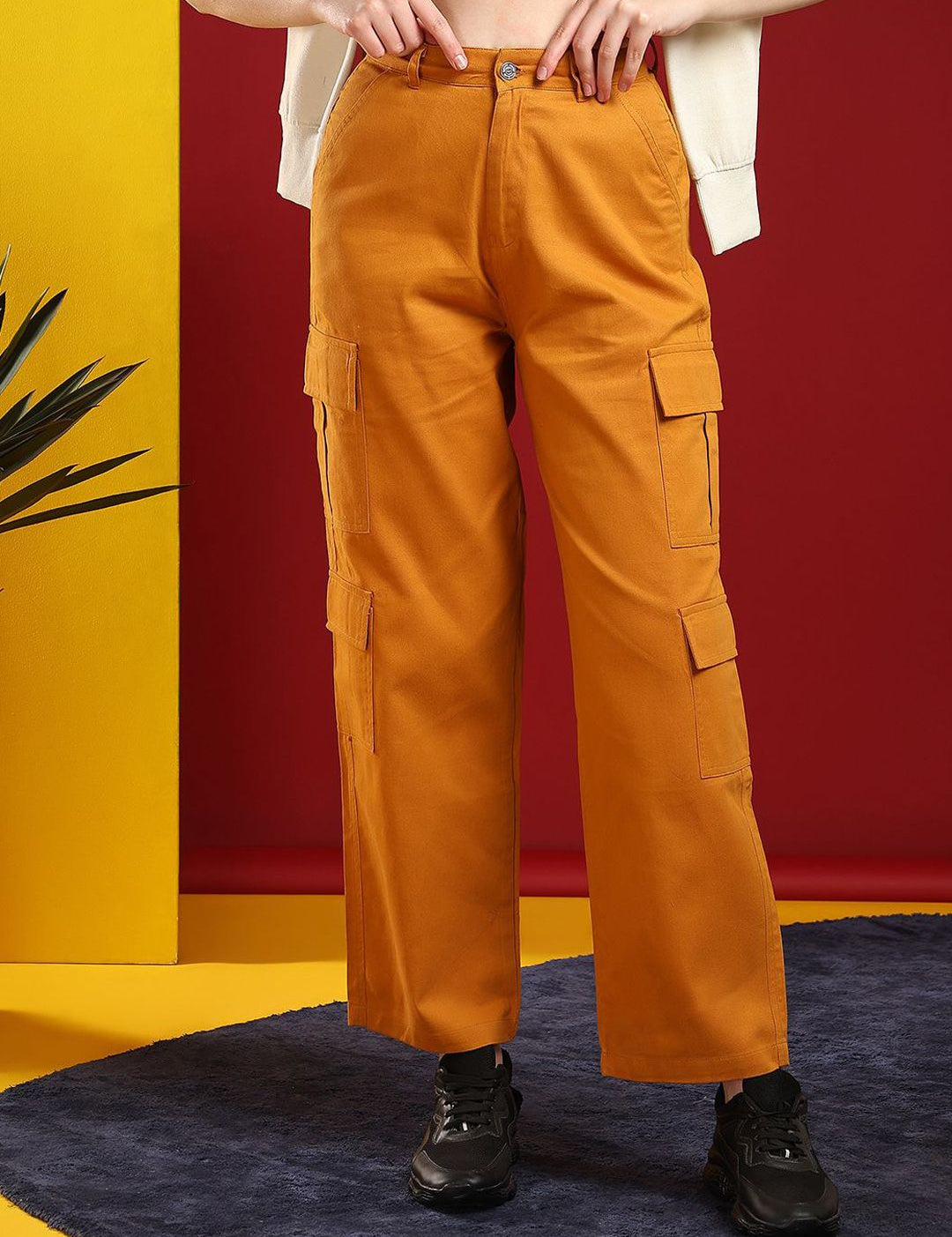 Kotty Women Regular Fit Mid-Rise Cargo Trouser