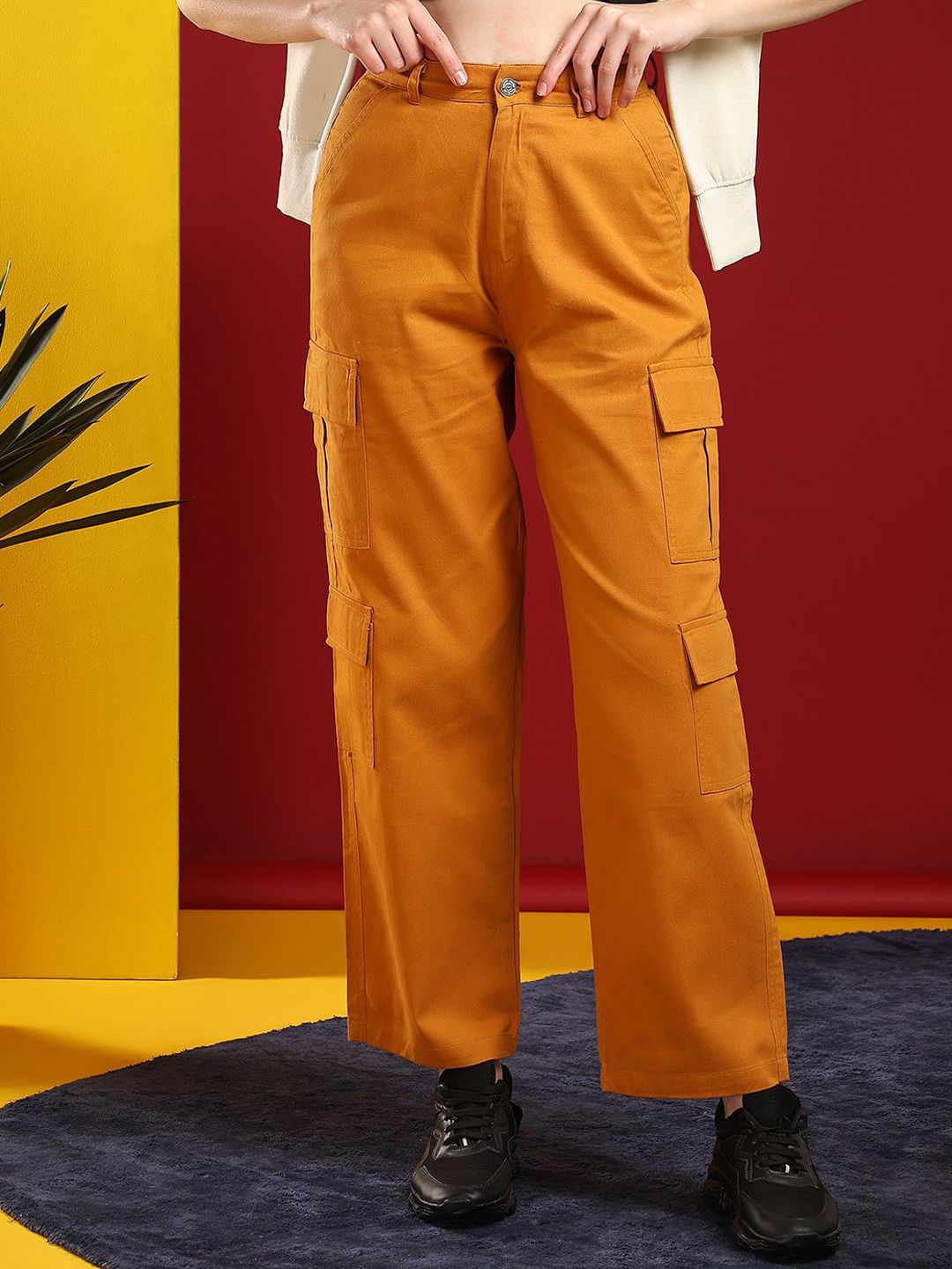 Kotty Women Regular Fit Mid-Rise Cargo Trouser