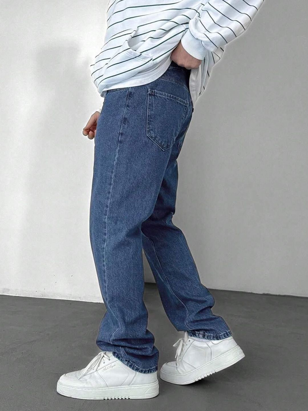 Kotty Men Straight Fit Low-Rise Light Fade Stretchable Jeans