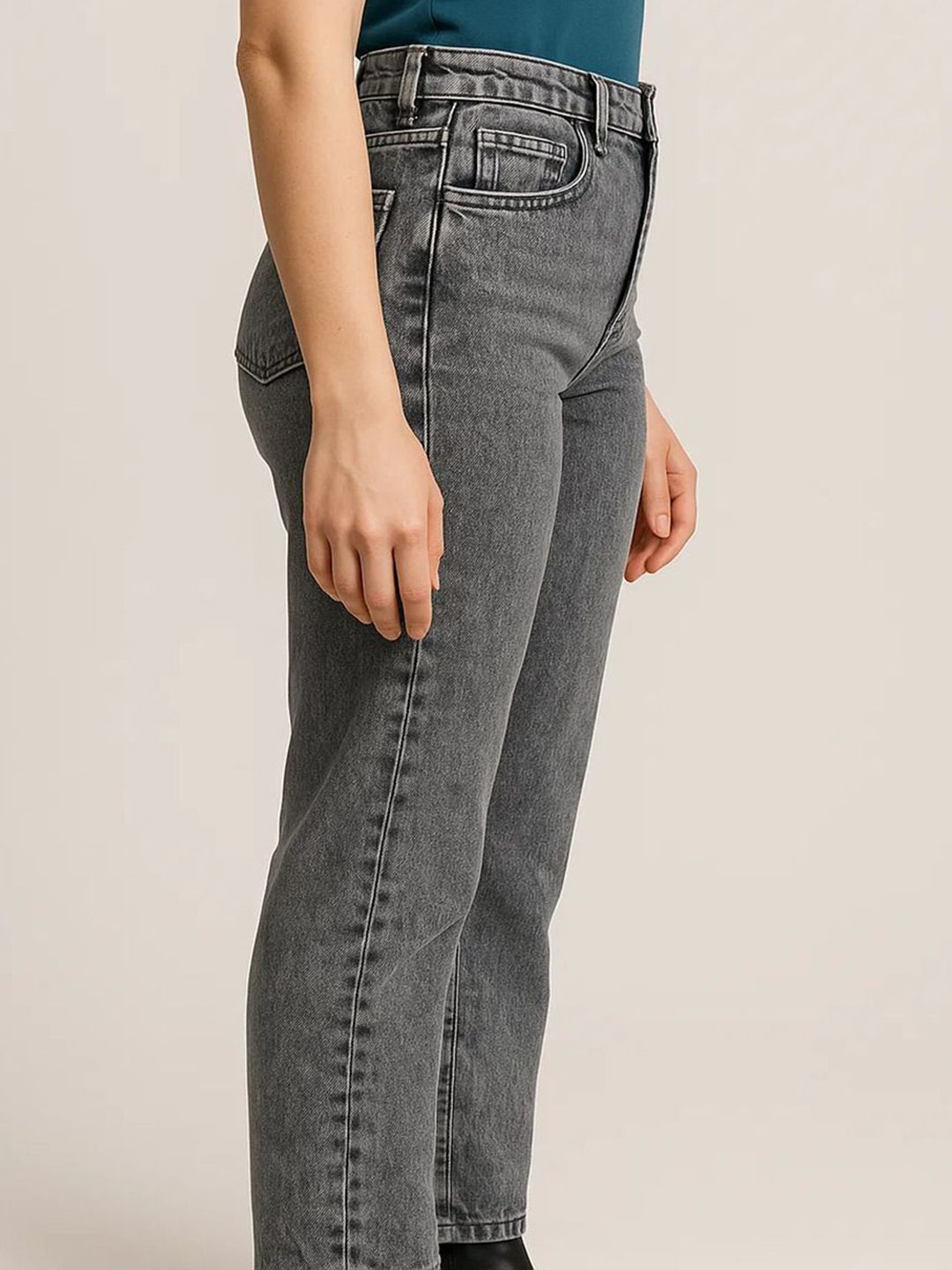 Kotty Women Straight Fit High-Rise Light Fade Stretchable Jeans