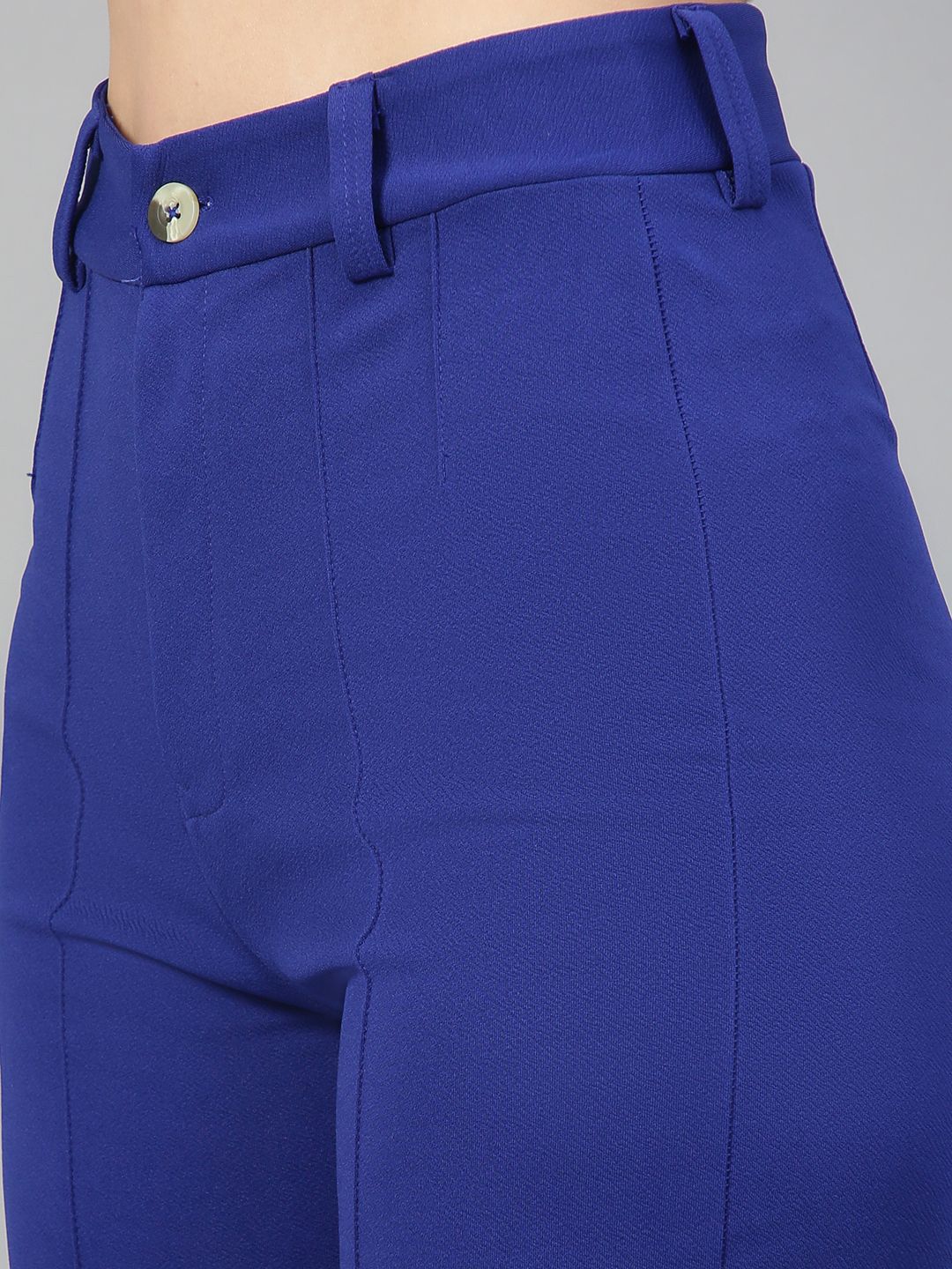 Kotty Women Colourblocked Relaxed Straight Fit High-Rise Easy Wash Pleated Trousers