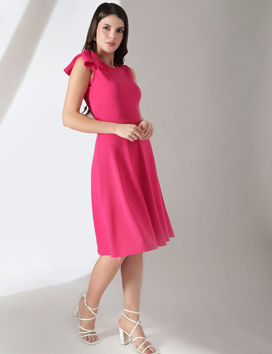 Kotty Solid Round Neck Bow Detailed Fit & Flare Dress