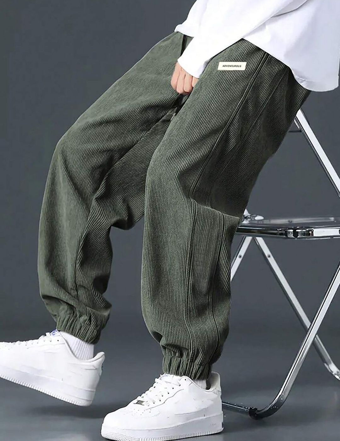 Kotty Men Relaxed High-Rise Corduroy Joggers Trousers