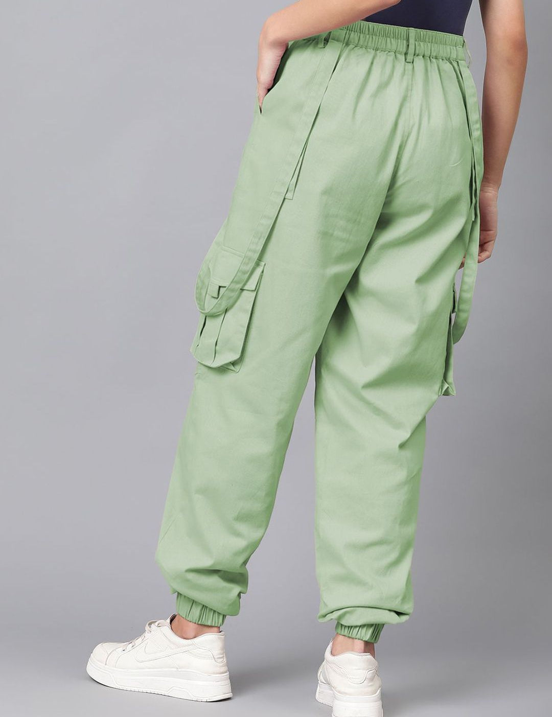 Kotty Women Relaxed High-Rise Easy Wash Cargos Trousers