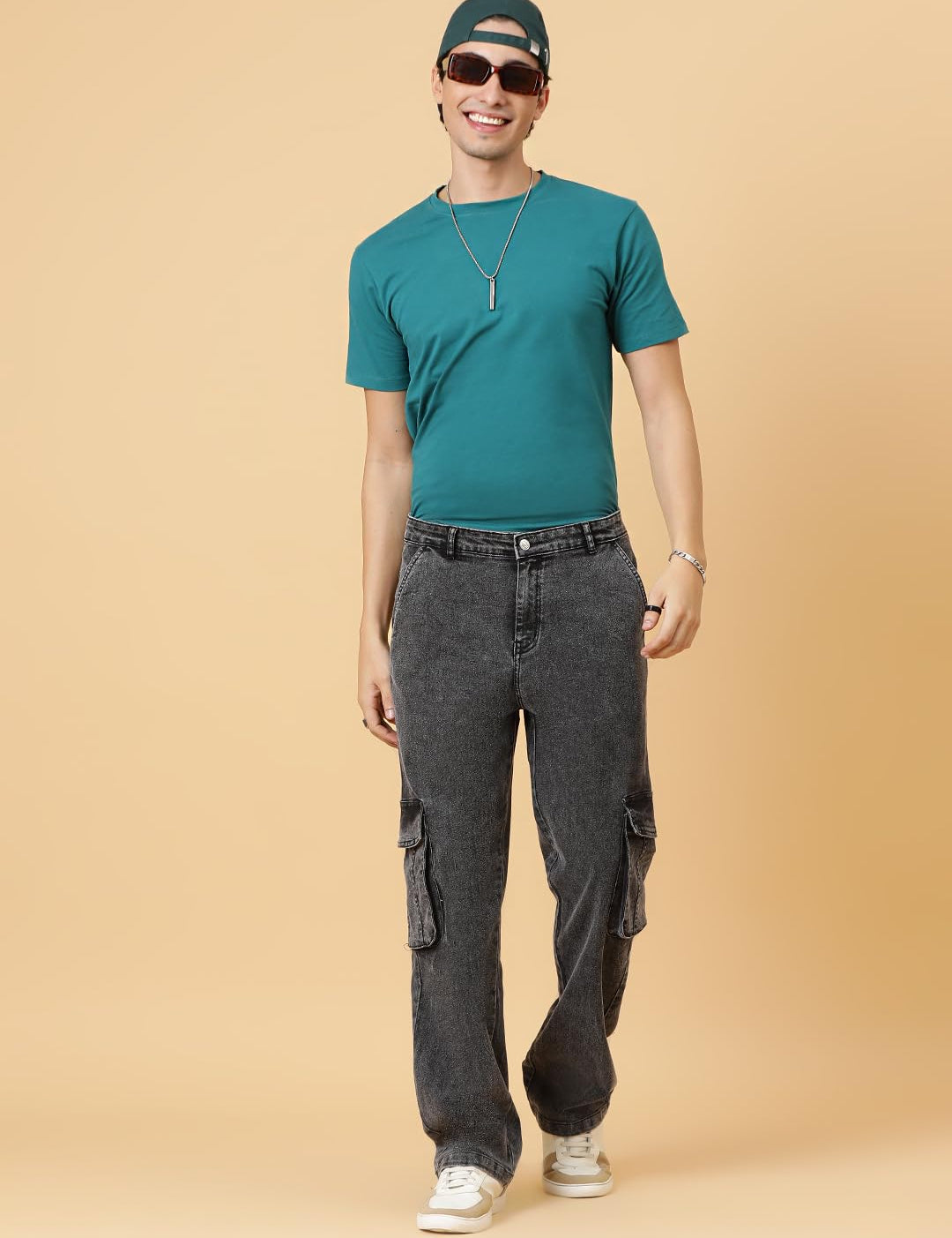 KOTTYMen_sSolidMidRiseStraightFitStylishLookingCargoJeans6.jpg