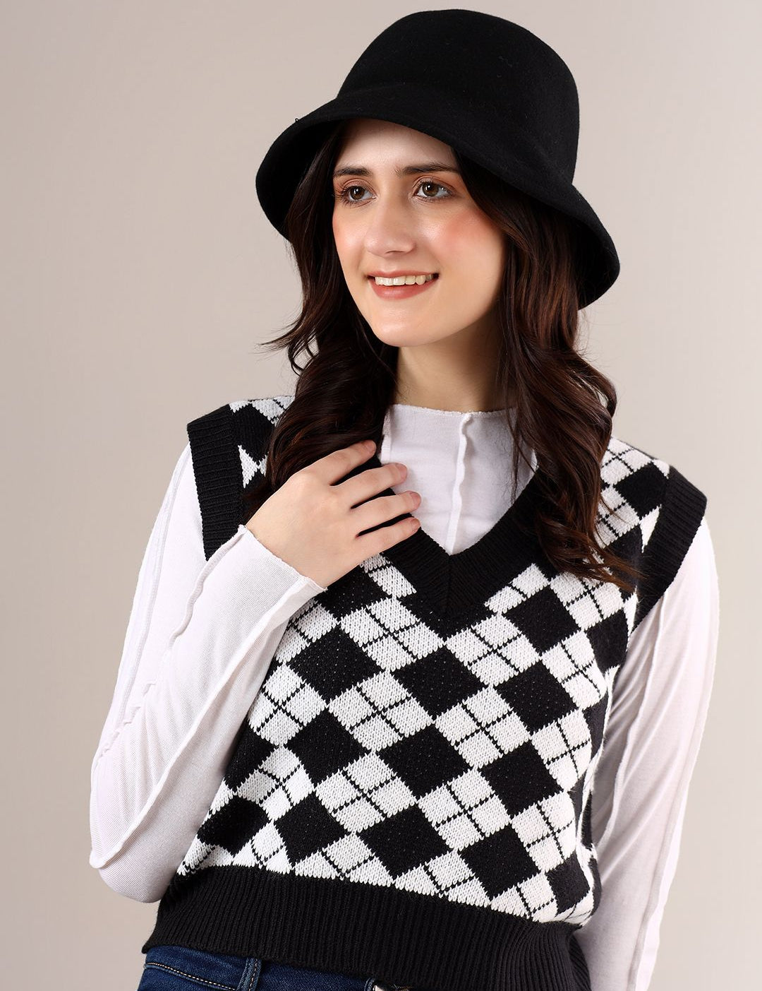 Kotty Women Printed Crop Sweater Vest