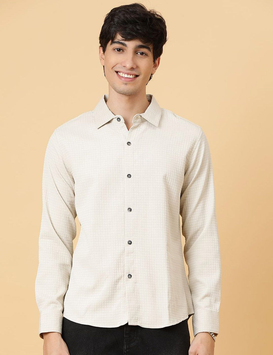 Kotty Men Relaxed Spread Collar Solid Casual Shirt