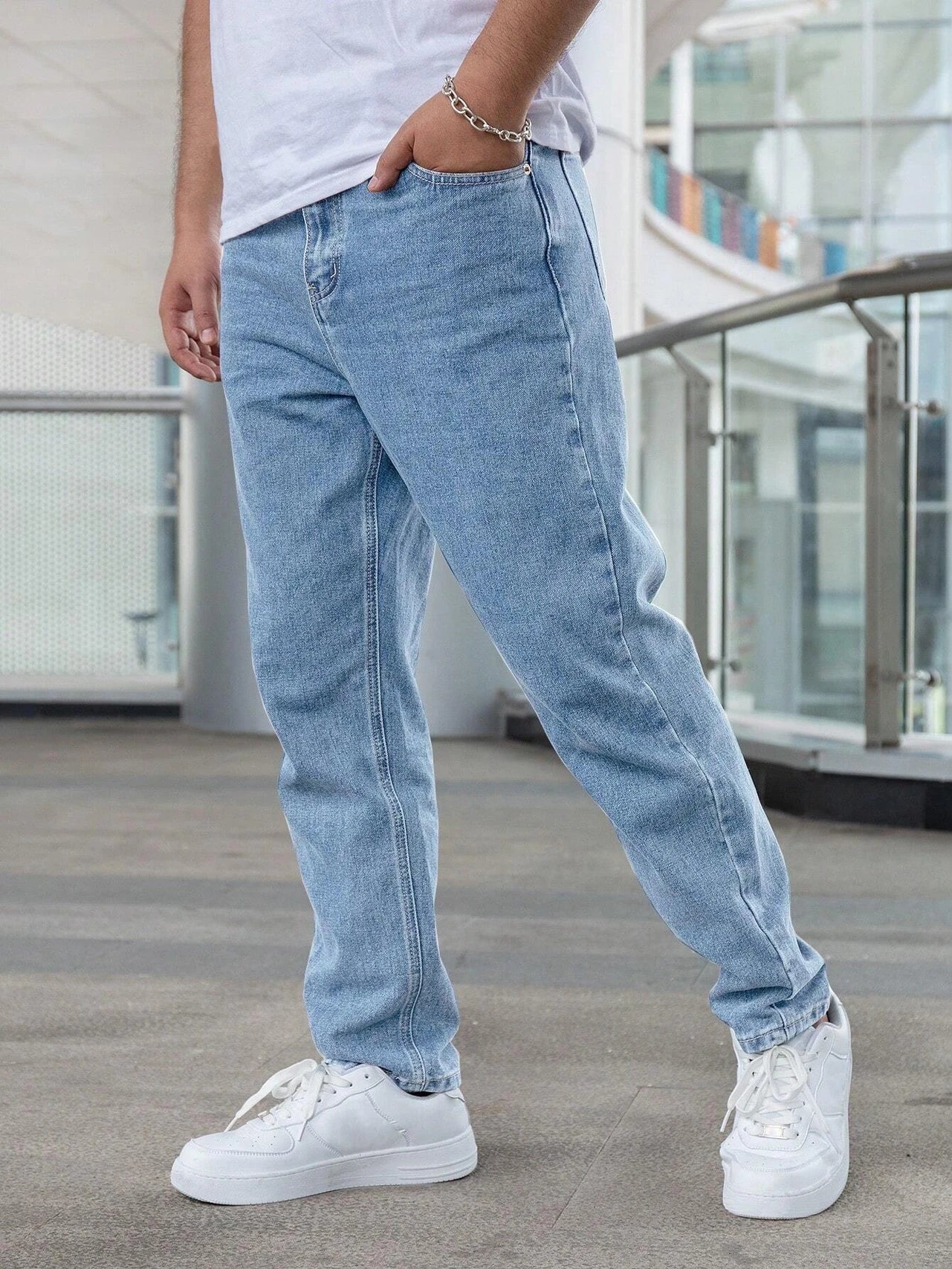 Men's Stylish Light Blue Relaxed Fit Denim Jeans