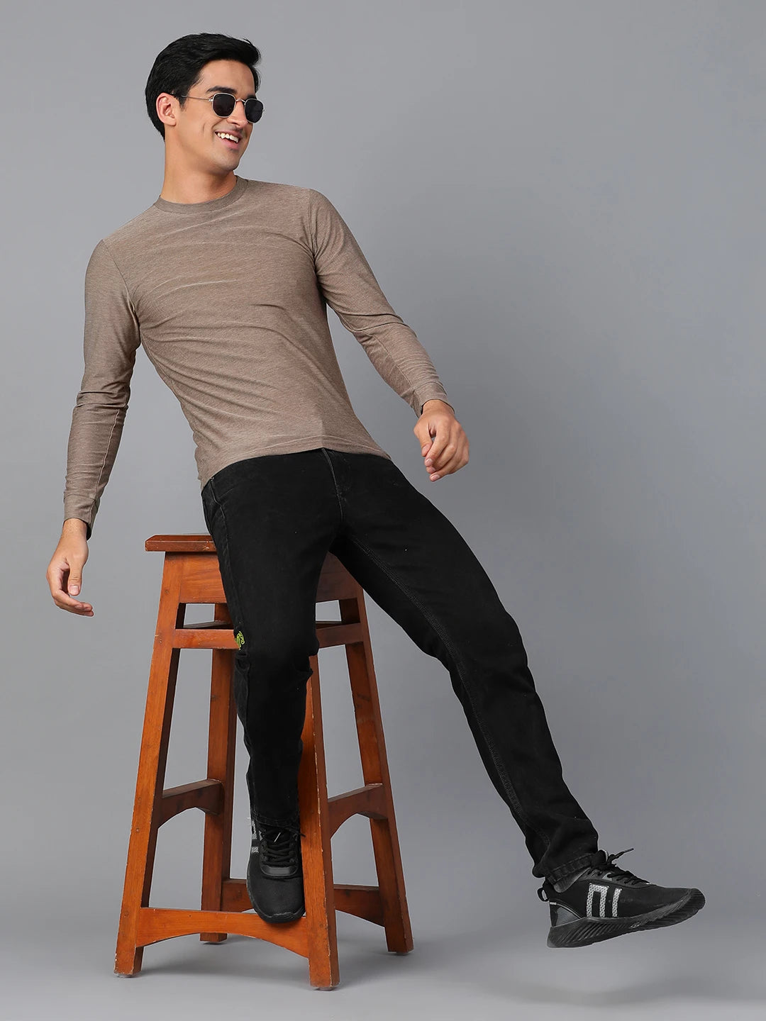 KOTTY Solid Men Round Neck Brown T-Shirt