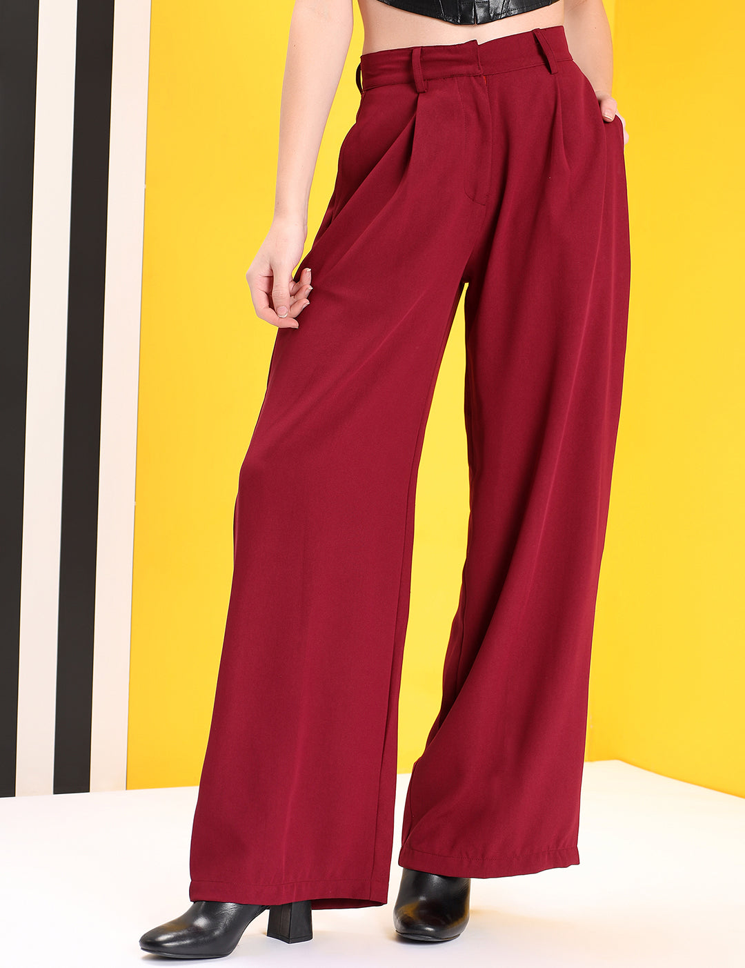 KOTTY Women's Solid Tilted Red Casual Pant