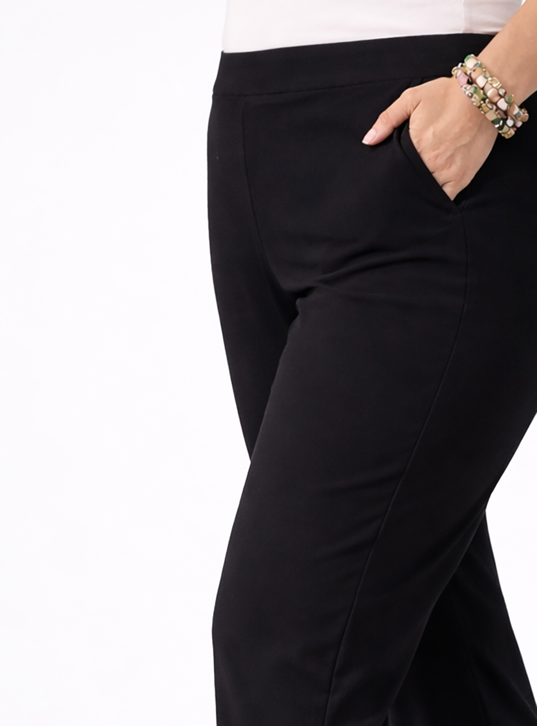 Women’s Black Straight Leg Ankle Pants