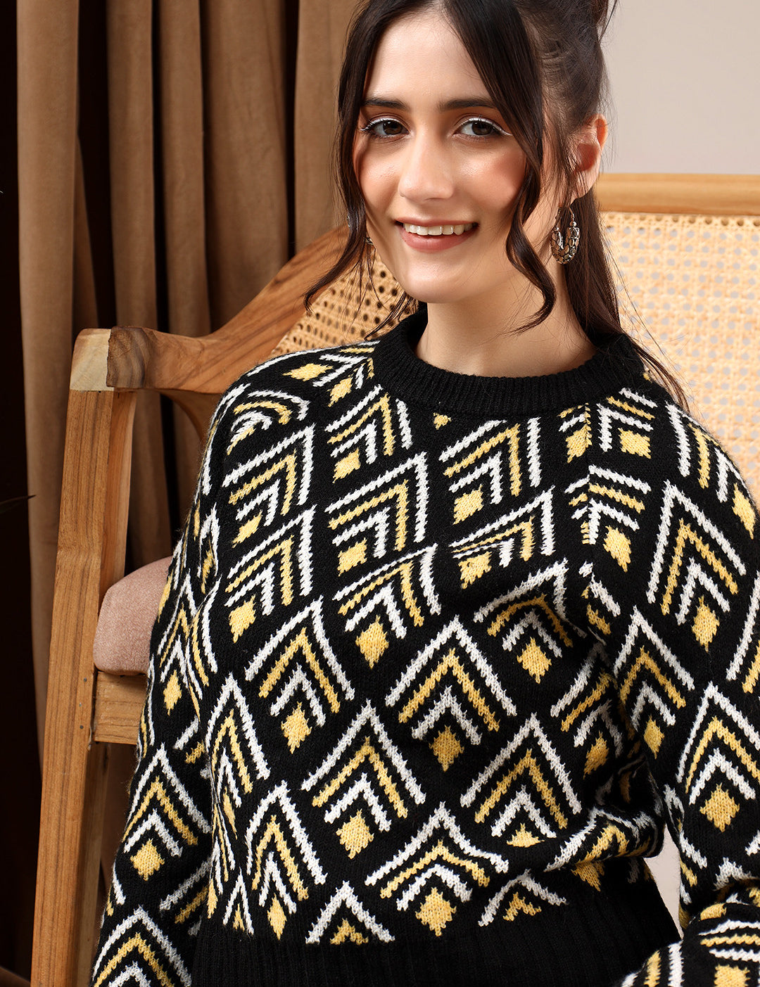 KOTTY Colorblock Round Neck Casual Women Multicolor Sweater 