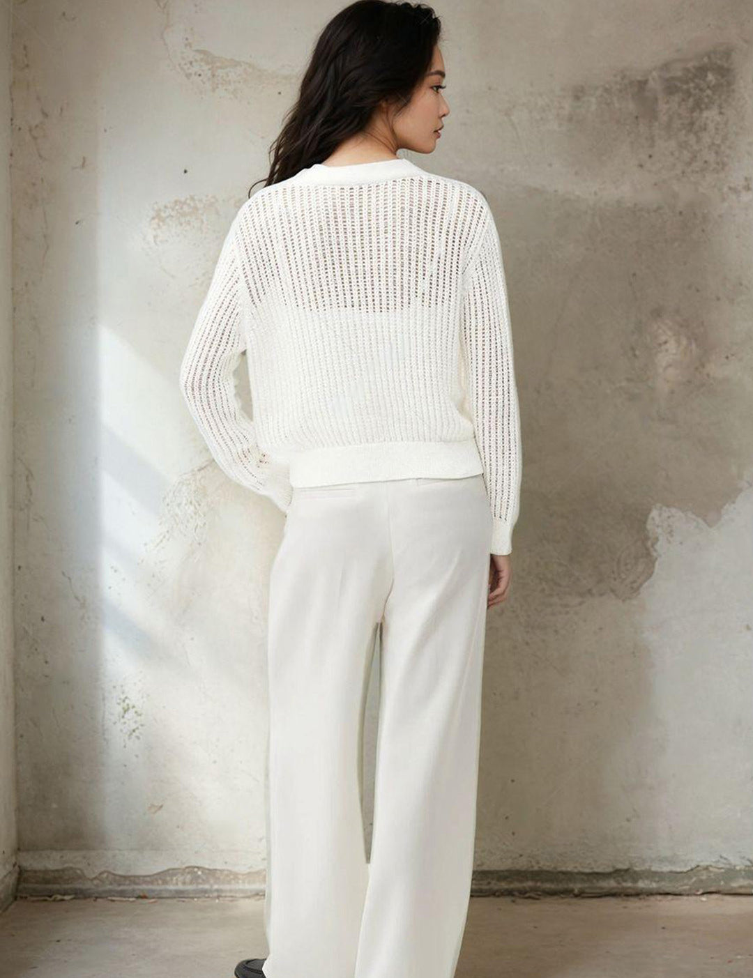 KOTTY Solid V Neck Casual Women White Sweater 