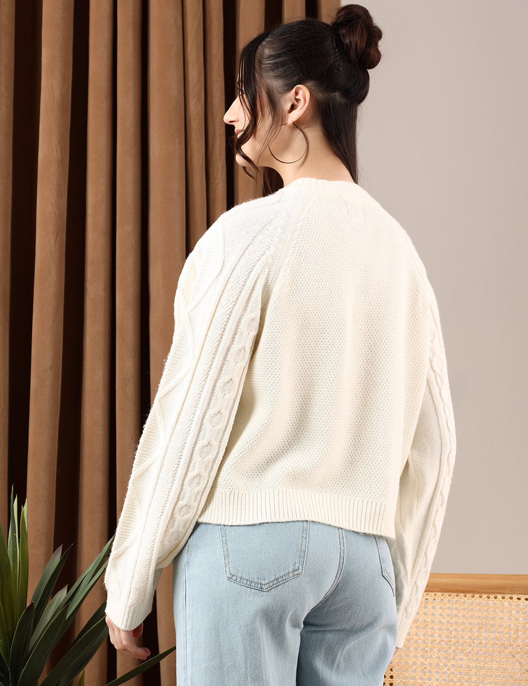 KOTTY Solid Round Neck Casual Women White Sweater 