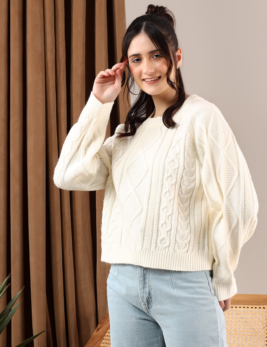 KOTTY Solid Round Neck Casual Women White Sweater 