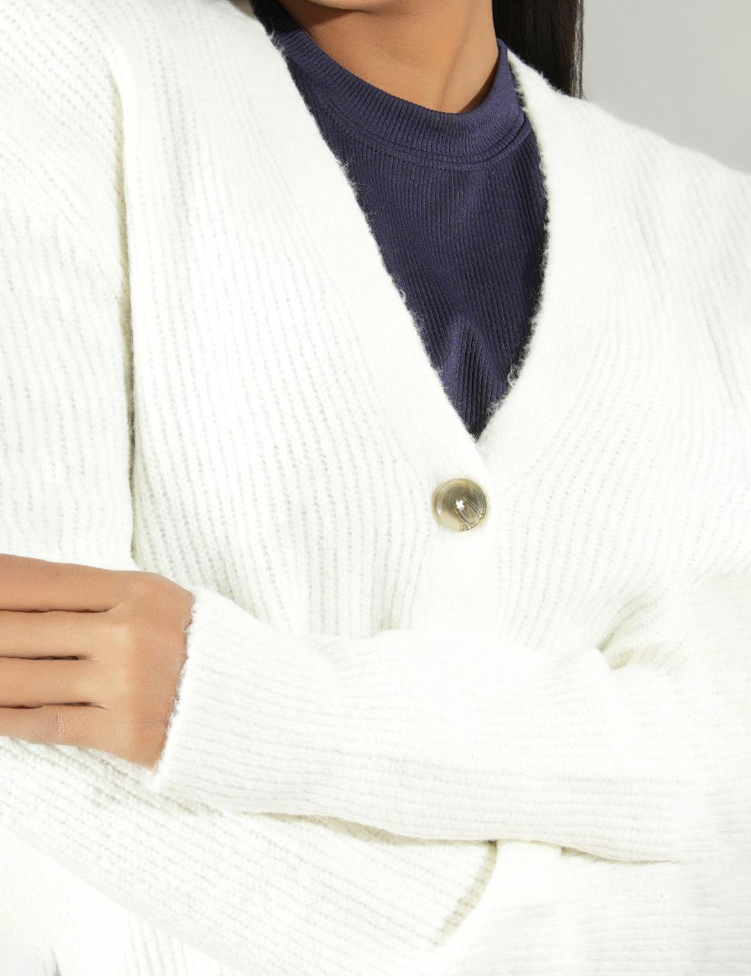 KOTTY Solid V Neck Casual Women White Sweater 