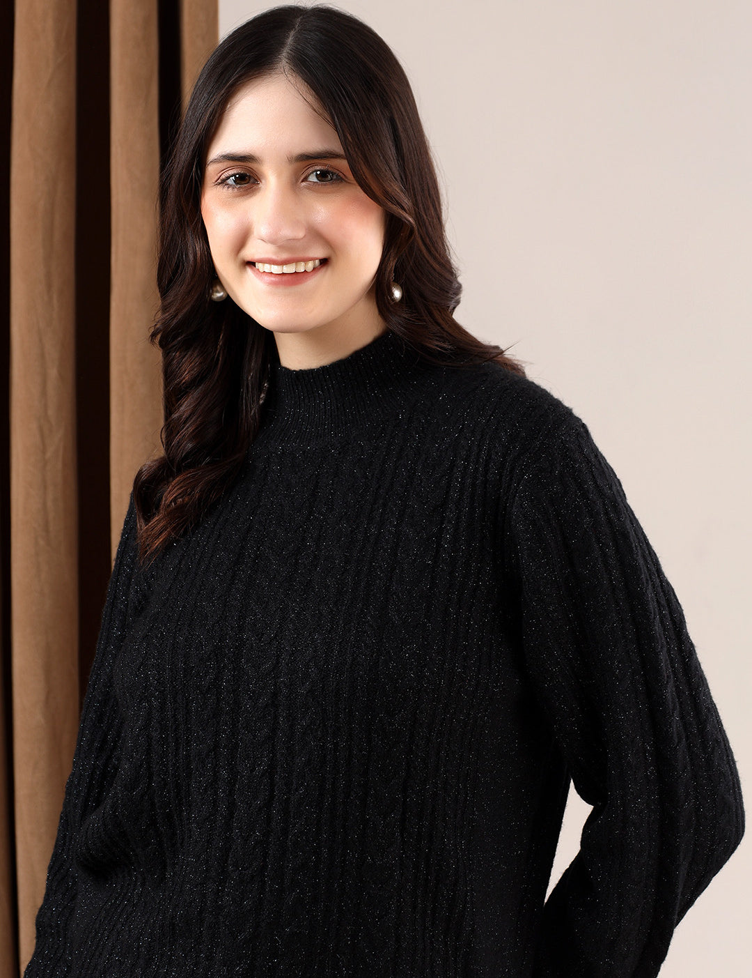 KOTTY Solid Round Neck Casual Women Black Sweater 