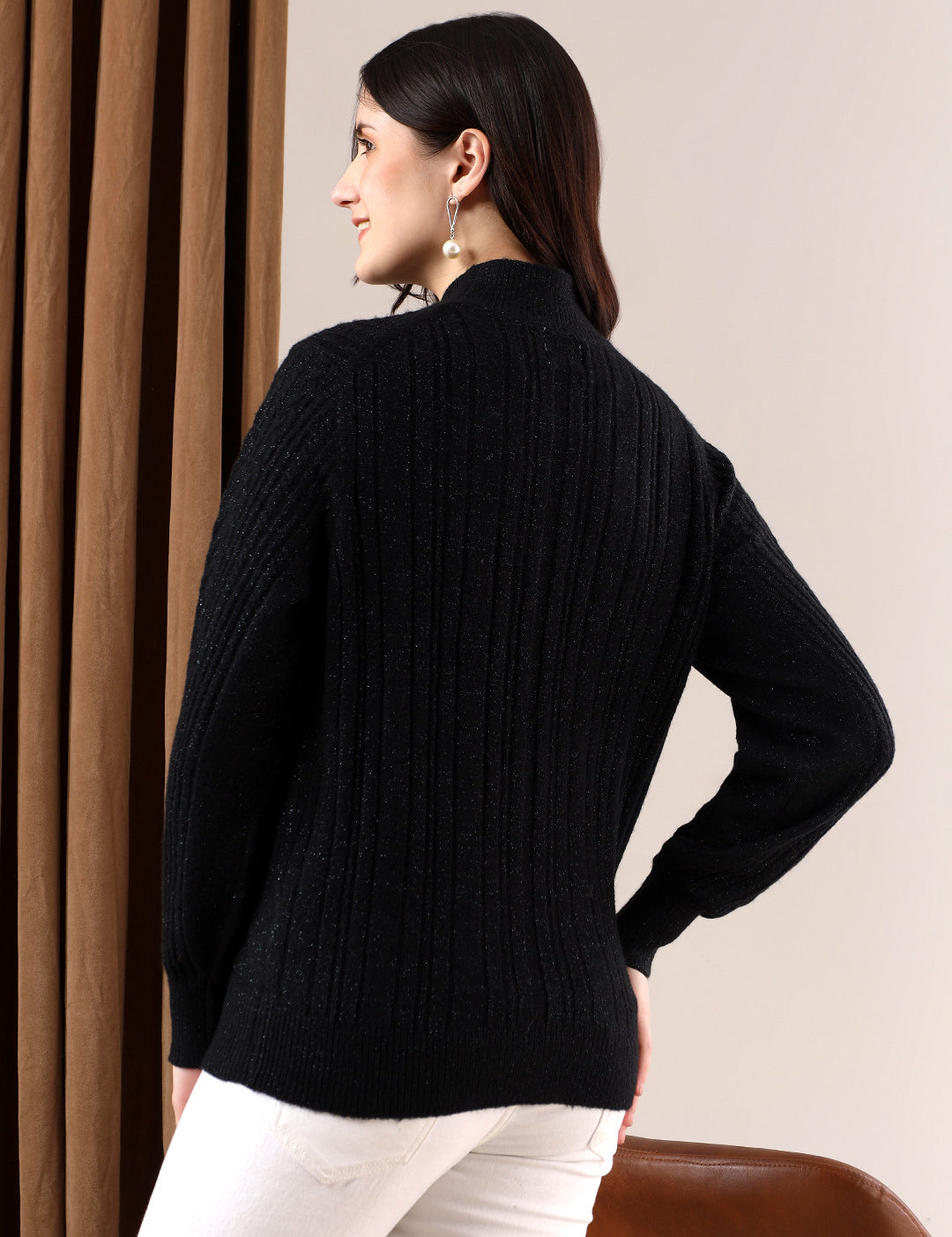 KOTTY Solid Round Neck Casual Women Black Sweater 